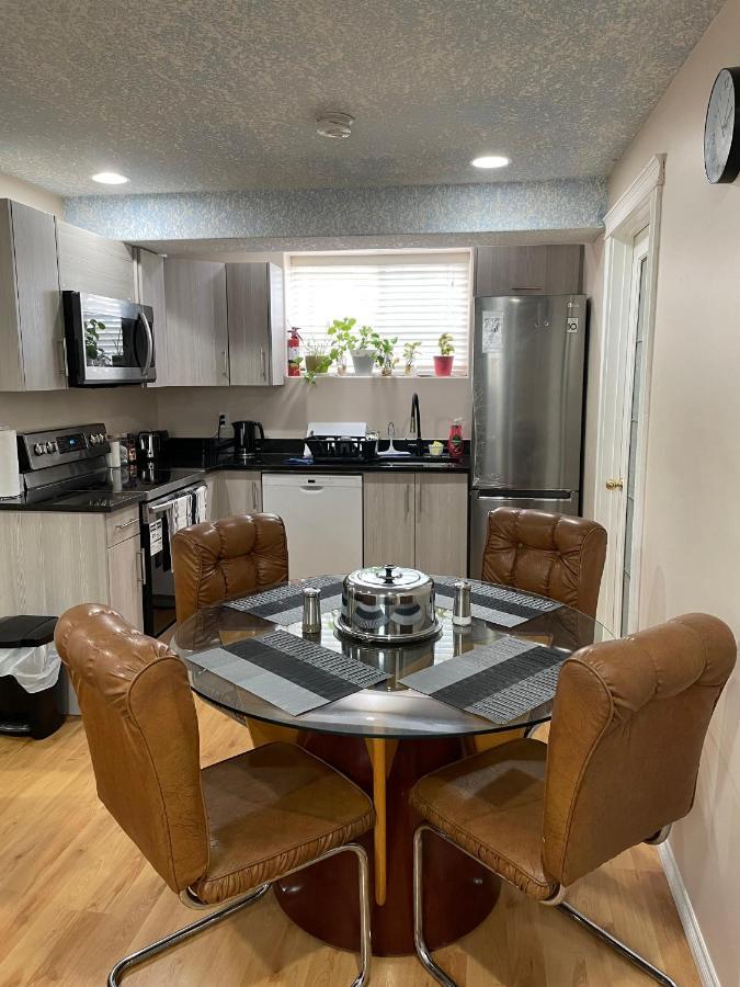 Super Luxury & Cozy Lower Level Apartment In Nw Calgary, Ab Close To Banff Exterior foto