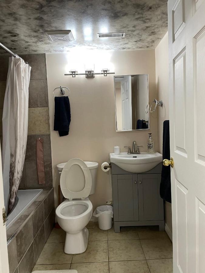 Super Luxury & Cozy Lower Level Apartment In Nw Calgary, Ab Close To Banff Exterior foto